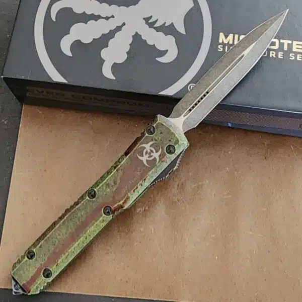 Microtech Ultratech D/E Outbreak Signature Series Deep Engraved Standard 122-1 OBDS – gallery image 1