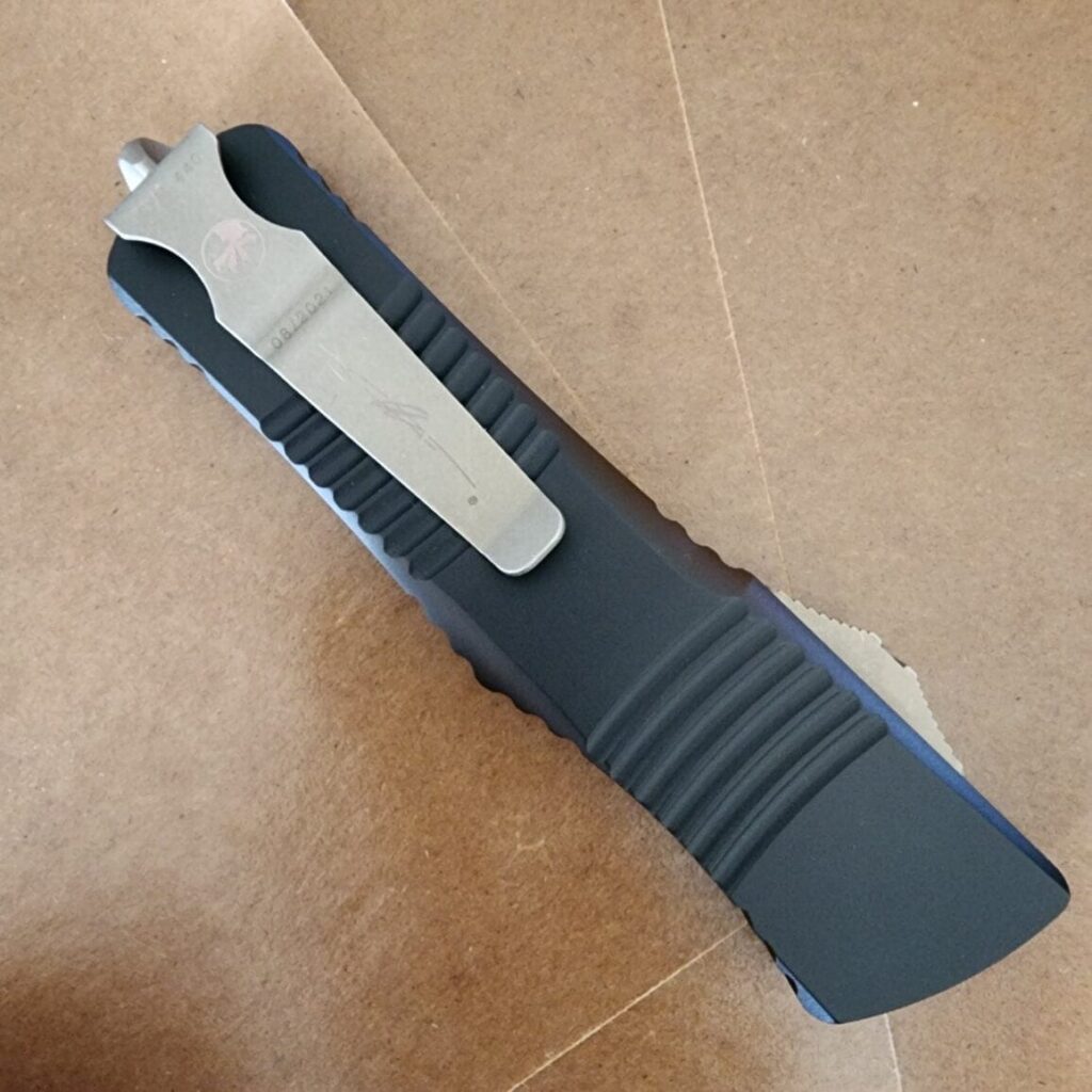 Microtech USA Combat Troodon D/E Signature Series Carbon Fiber Bronze Apocalyptic Full Serrated 142-15 APCFS SN440, 08/2021 – gallery image 7