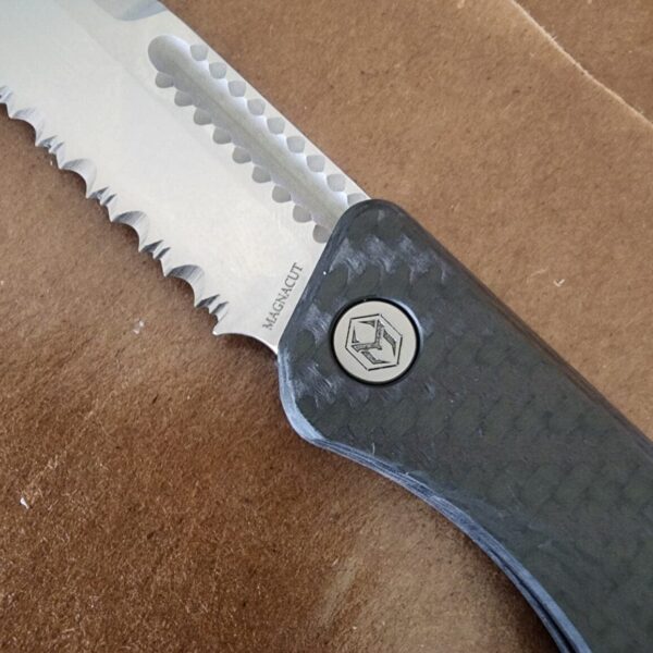 Heretic Jinn Carbon Fiber Stone Washed Serrated Magnacut H013-2B-CF SN 00225 USA 10/2023 - Image 5