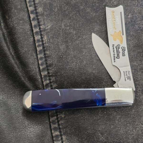 Frost Cutlery 2001 Special Edition Gold Level Customer Knife SN848 (hairline crack in scale) – gallery image 1