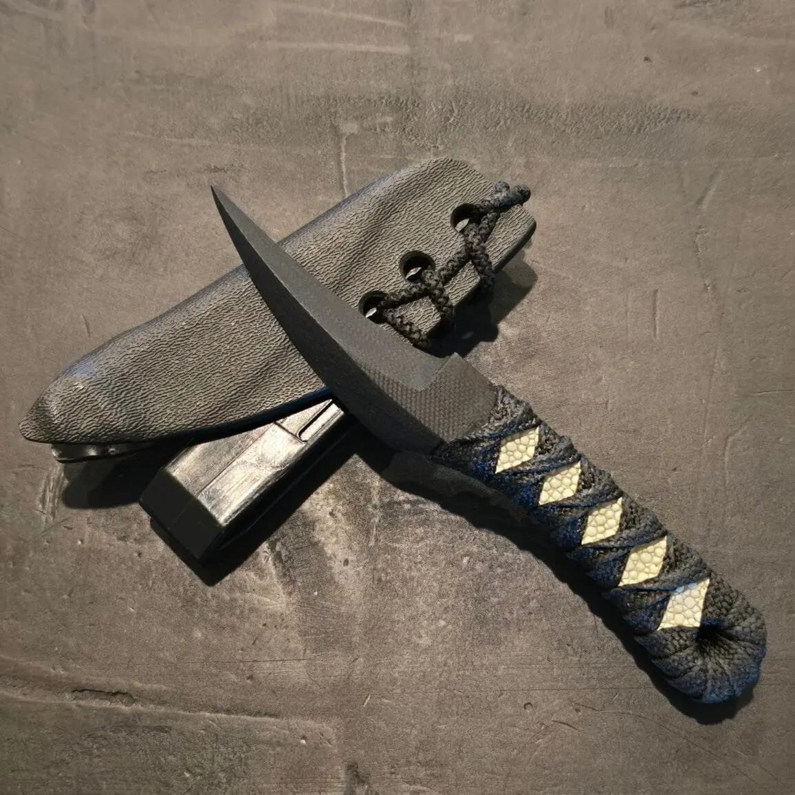 Revenant Corps G10 Great Tailed Grackle with Sheath and White