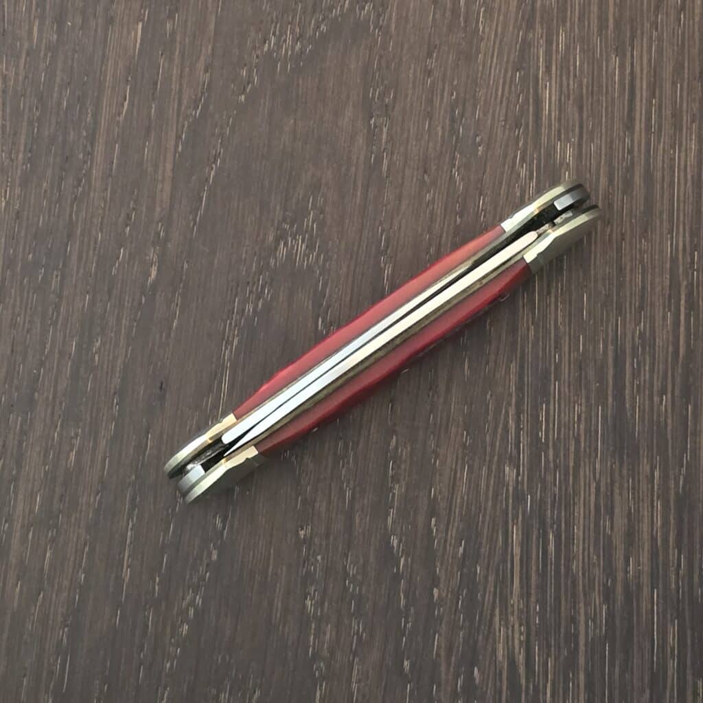 Rough Ryder Red Jigged Bone Locking Canoe – gallery image 2