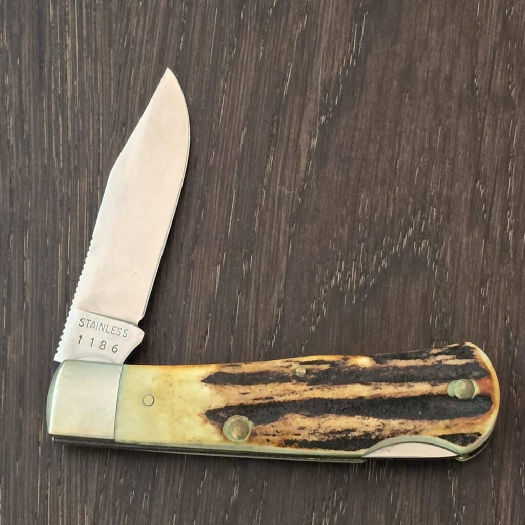 Ka-Bar USA 1186 Burnt Stag Lockback Collectors Club Knife – gallery image 3