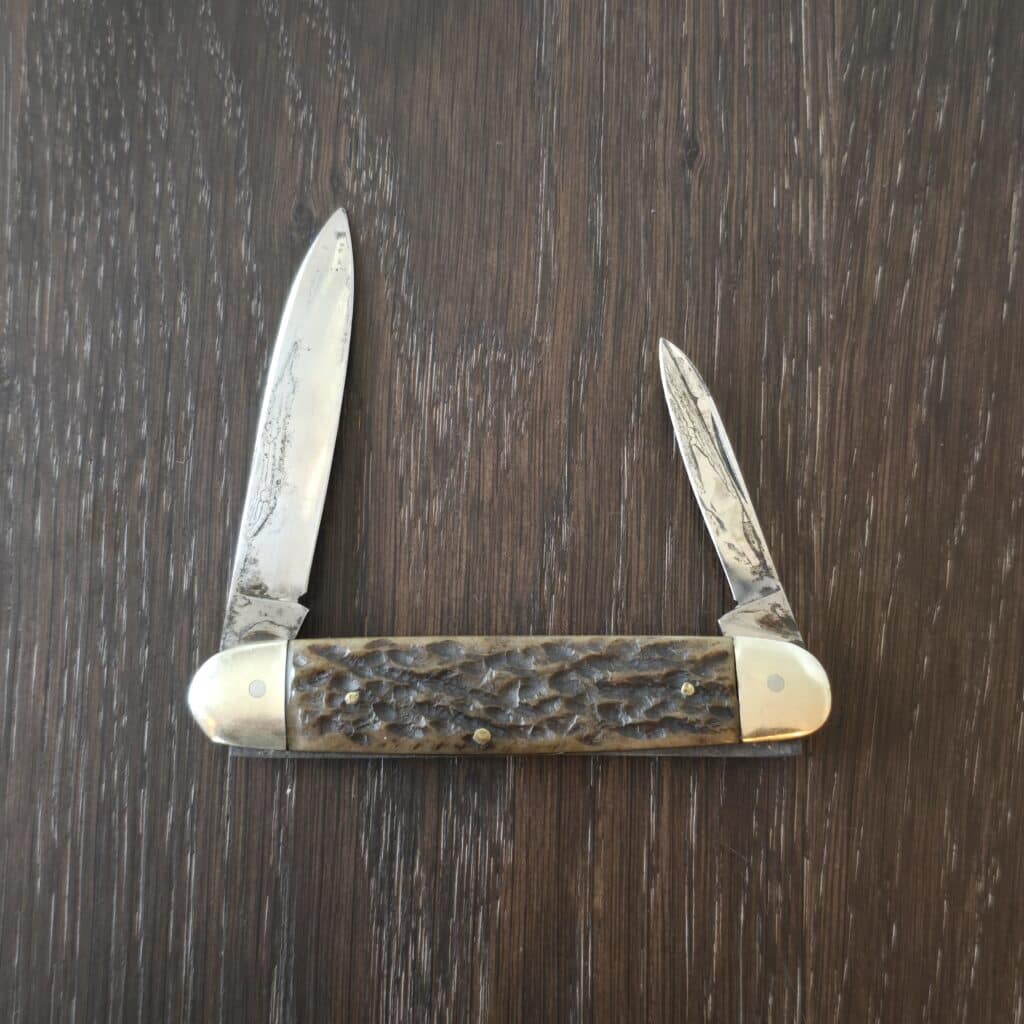 Vintage Folding Knife in Brown Jigged Bone – gallery image 3
