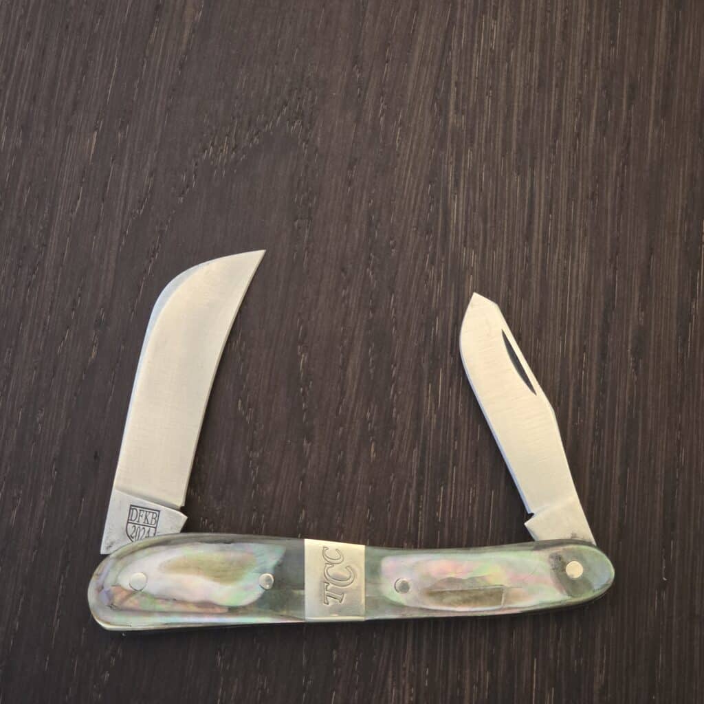 Titusville Cutlery Rooster Comb in Genuine Black Lip Pearl with Cigar Band by Daniels 2025 (1 of 10) knife for sale