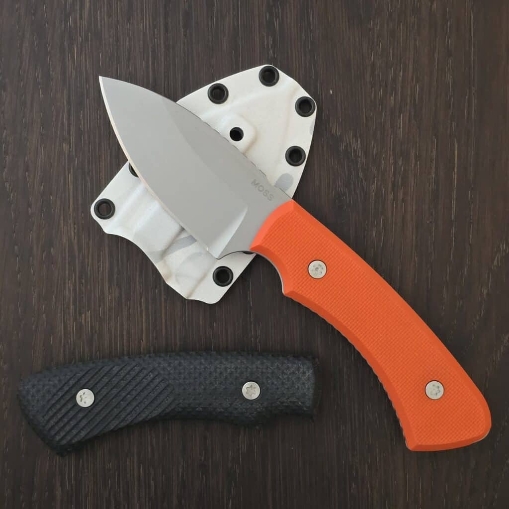 Dauntless Manufacturing The Moss in ABE-L and Orange Peel Ply G10 scales, Gulso Bolt Hardware, Alpine Camo Minimalist Kydex Sheath and additional Set of Black G10 Scales – gallery image 3