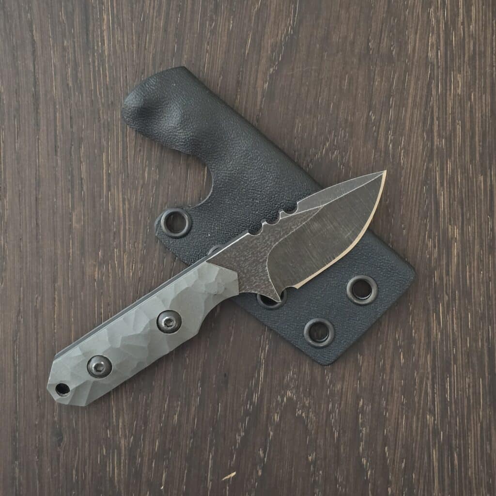 Tactical Pterodactyl Knives Mini Camper in Crewear and Gray Rock Pattern G10 and Black Kydex Sheath – gallery image 3