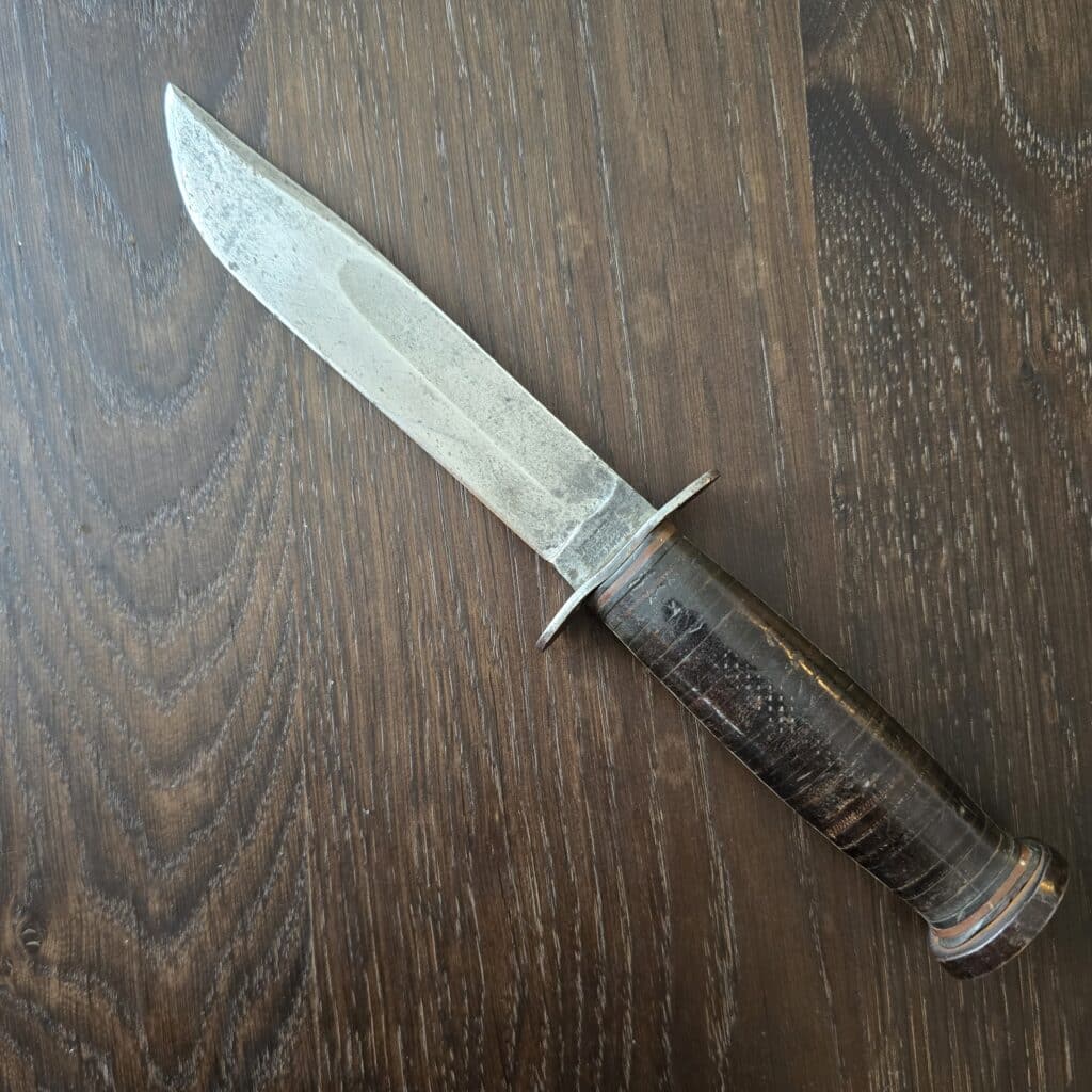 Vintage Western USA Bolder Co WWII Navy Fixed Blade in Stacked Leather Rough Engraved "To LER. G. M." – gallery image 4