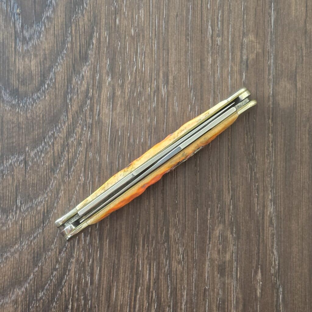 Case SS USA Muskrat in Orange Jigged Bone 1985 – gallery image 3