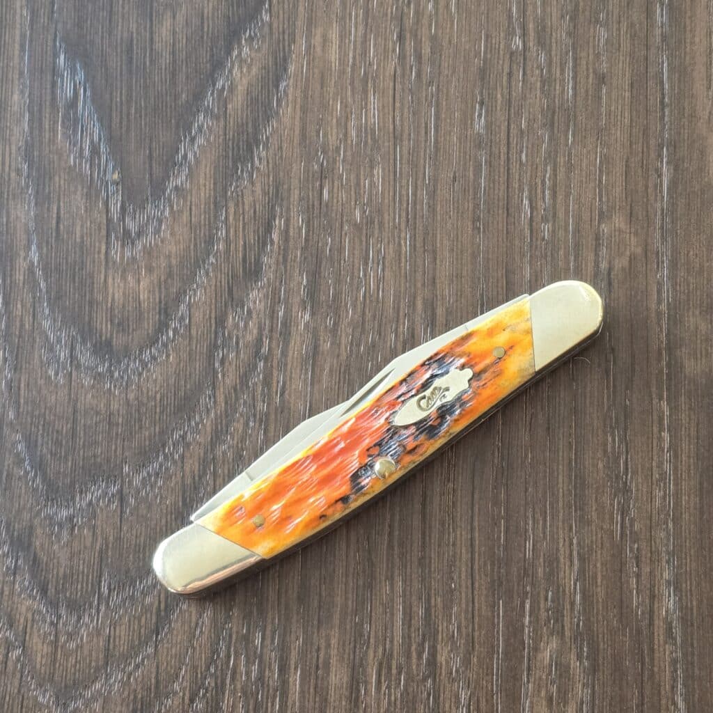 Case SS USA Muskrat in Orange Jigged Bone 1985 – gallery image 4