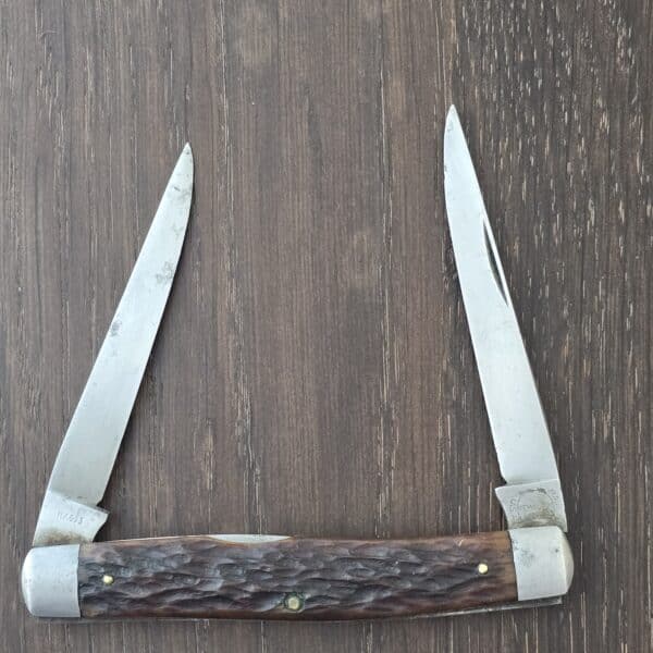 Remington USA Vintage R4593 Muskrat in Brown Jigged Bone – gallery image 1