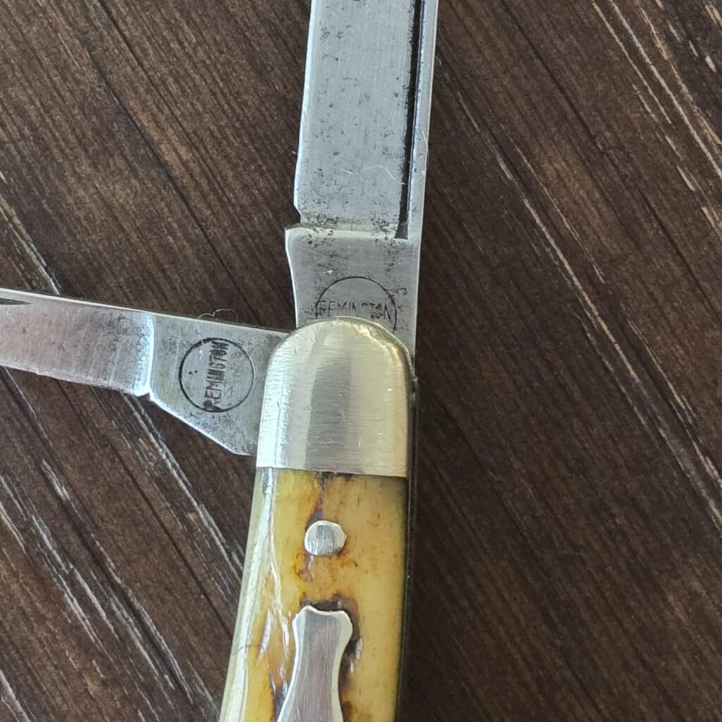 Remington USA Vintage Dogleg Jack Blond Rogers Bone R673 knife for sale