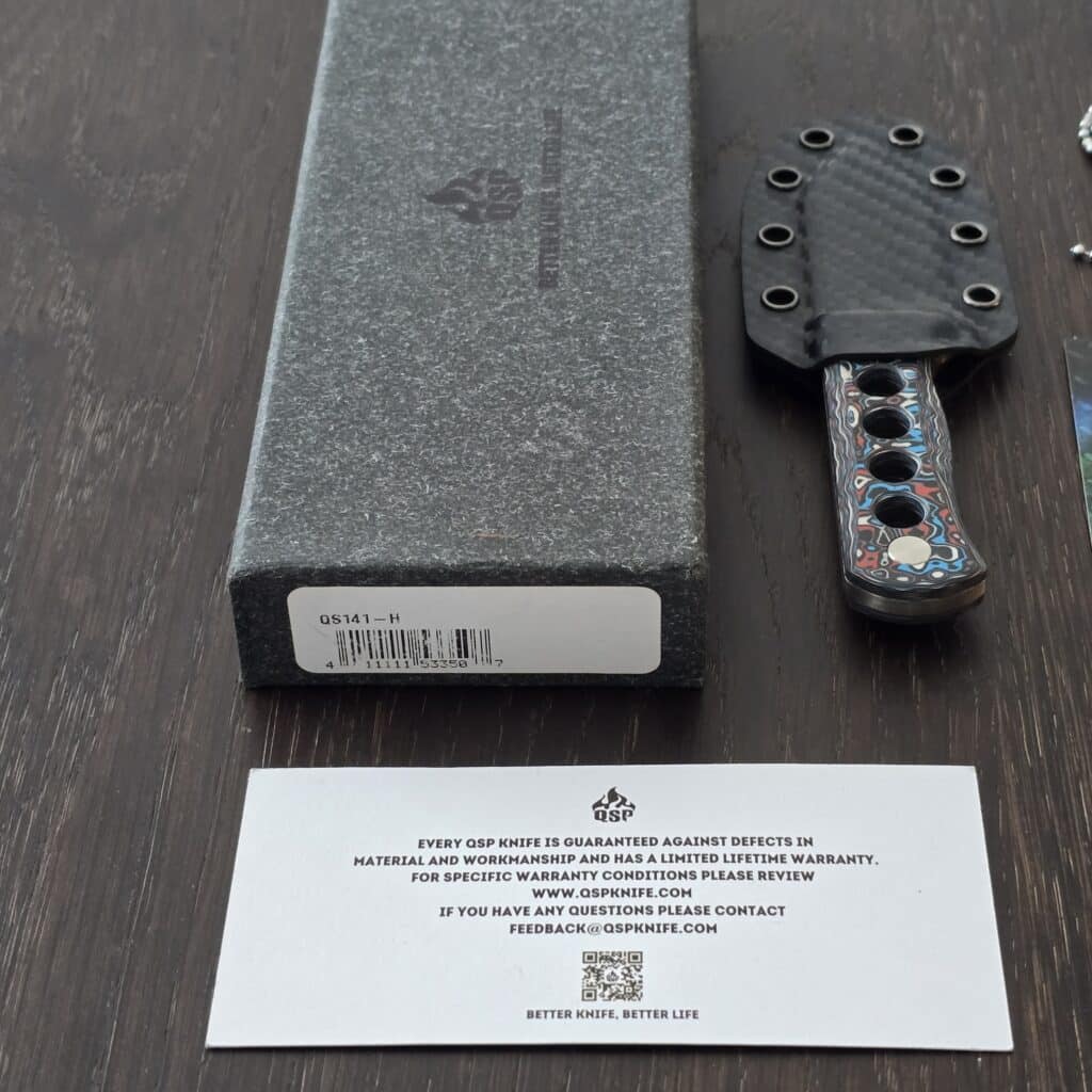 QSP Fixed Blade Neck Knife in Fat Carbon and Damascus QS141-H knife for sale