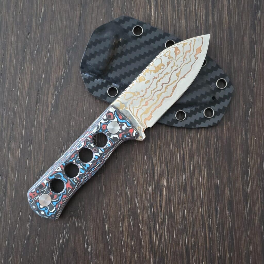 QSP Fixed Blade Neck Knife in Fat Carbon and Damascus QS141-H knife for sale