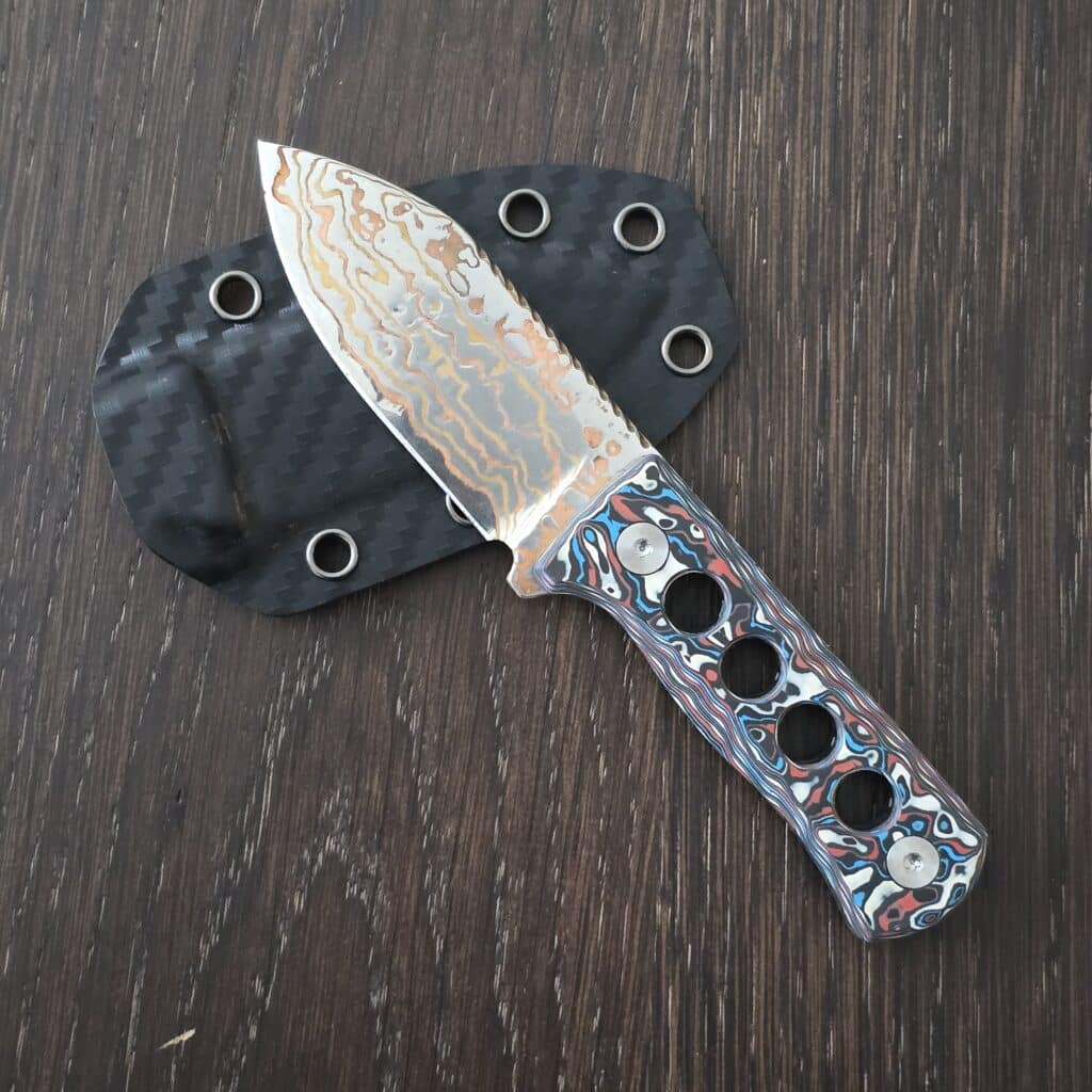QSP Fixed Blade Neck Knife in Fat Carbon and Damascus QS141-H knife for sale