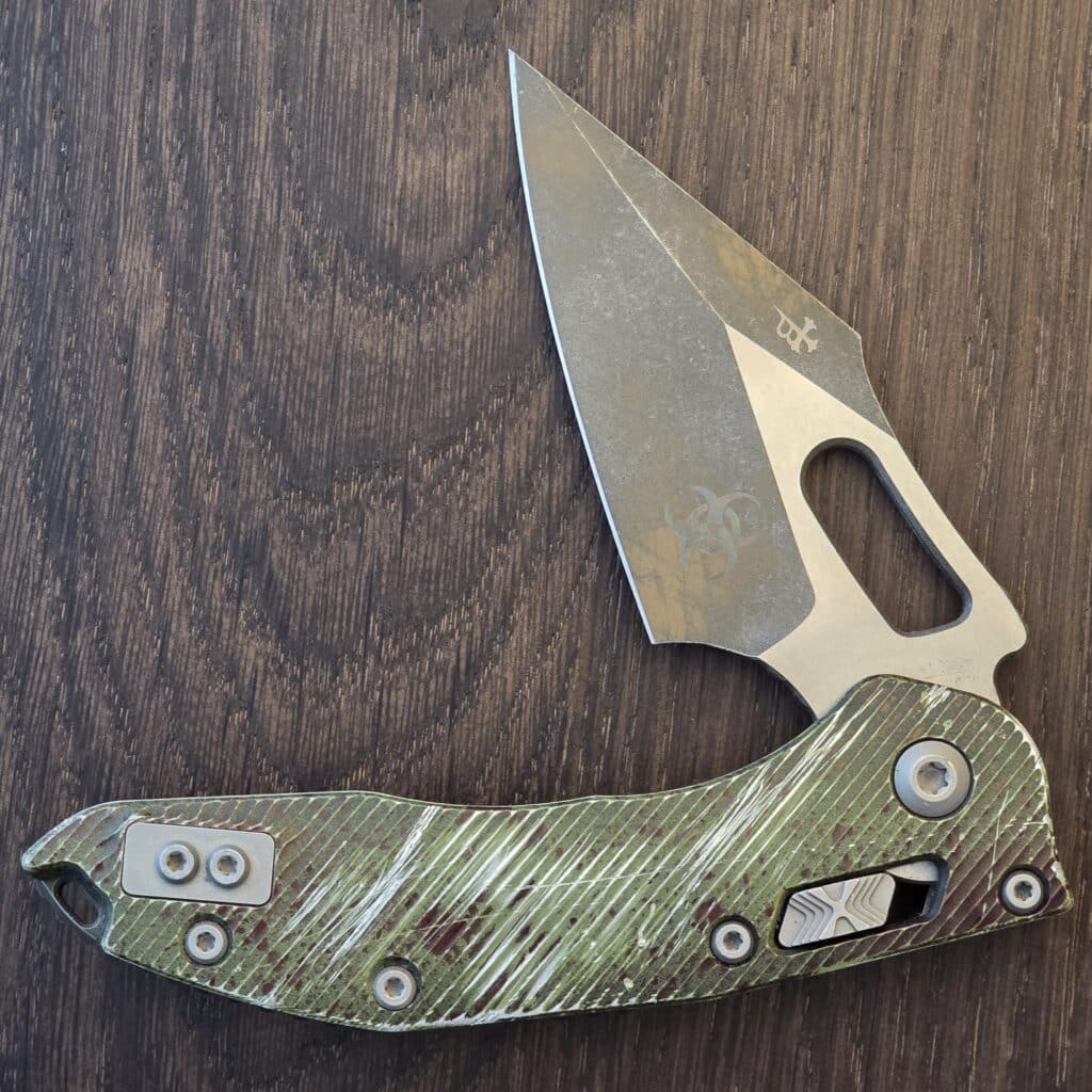 Microtech Stitch Outbreak Signature Series Fluted Standard *(Modded to be extremely distressed) RAM-LOK S/E 169RL-1 FLOBS – gallery image 2