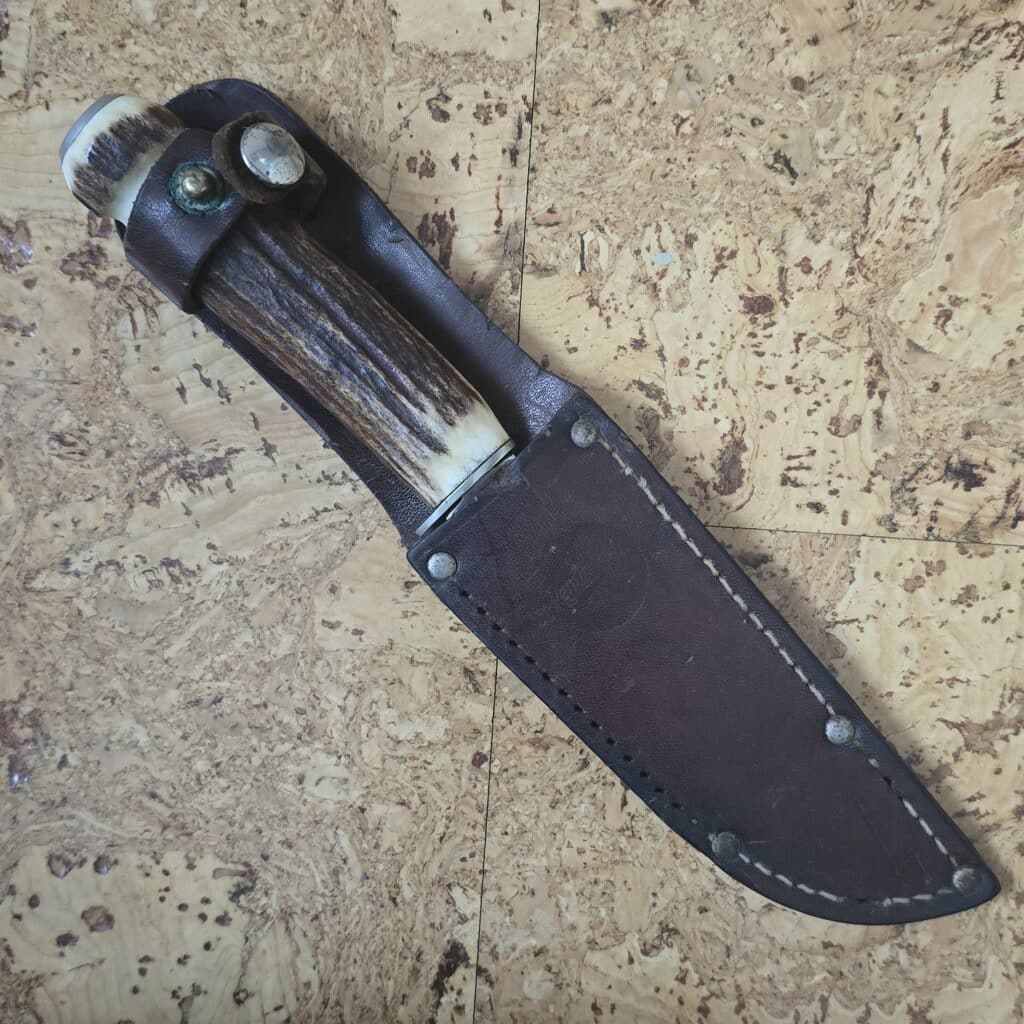 Remington USA RH73 1933-1940 in Stag with Nickel Silver Cap, 1/2 Guard Deer Etching and Original Leather Sheath – gallery image 2