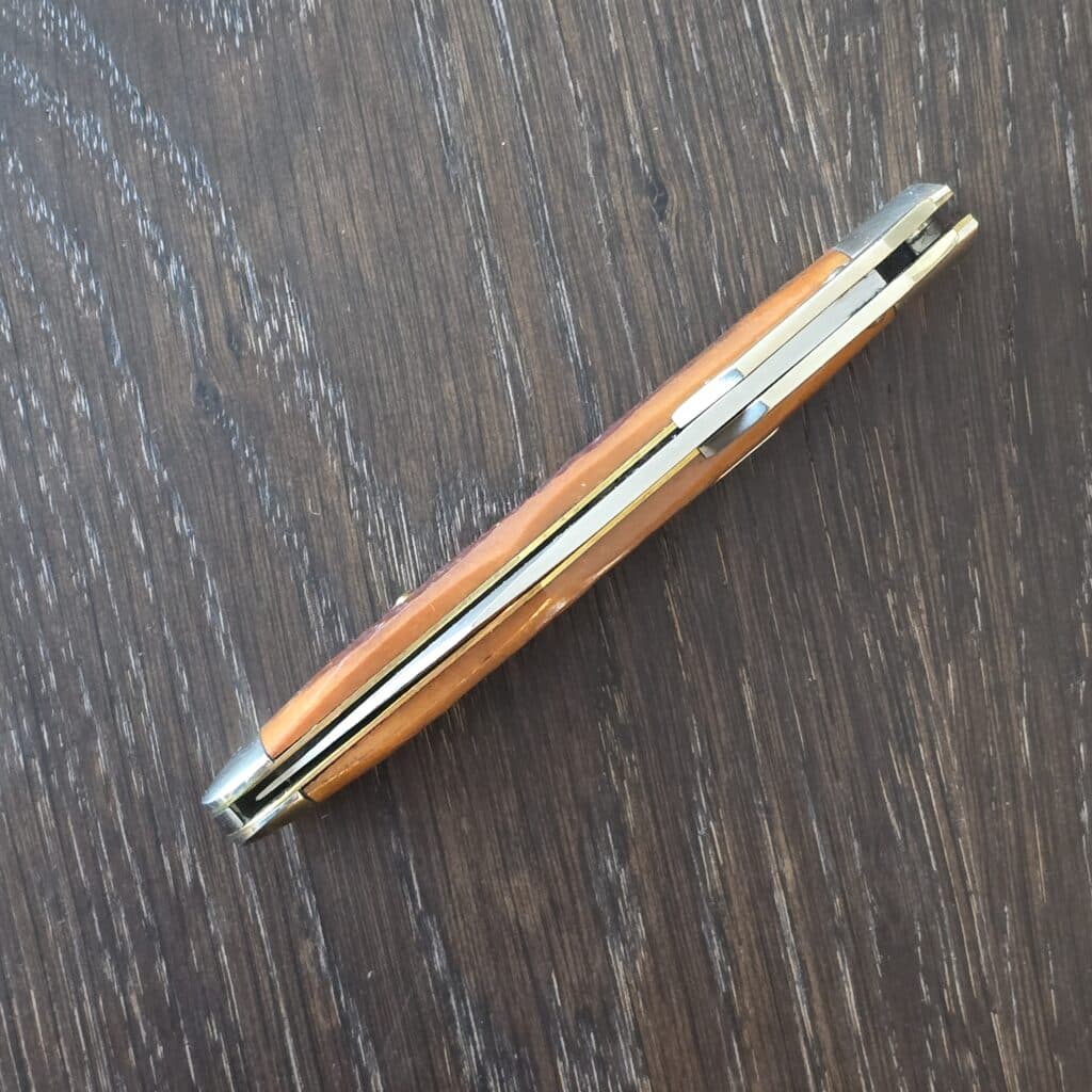 Case USA 1990 SS Cheetah XX 61011 1/2 Green Bone Classic Series By Bluegrass Cutlery Arrowhead Shield (Color has drifted over time towards brown) knife for sale