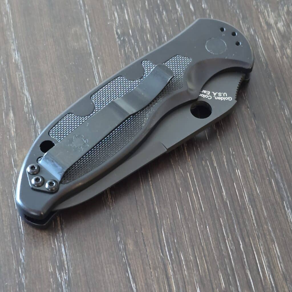 Spyderco USA Embassy Full Serrated C121BKS in CPM30V and Black aluminum handle with G-10 scale inlays – gallery image 4