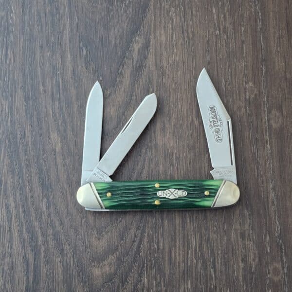 Great Eastern Cutlery #541308 W Tractor Green Jigged Bone – gallery image 1