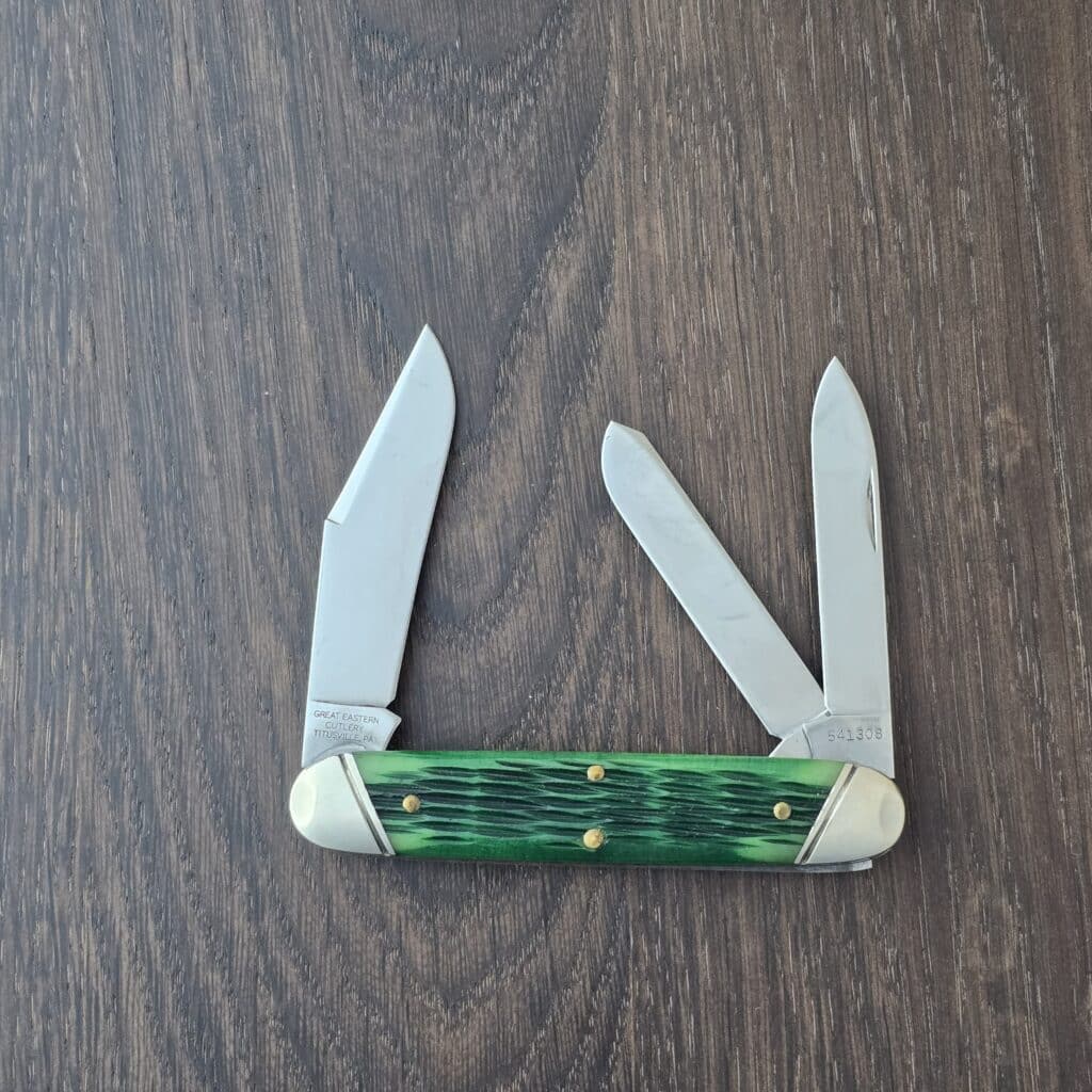 Great Eastern Cutlery #541308 W Tractor Green Jigged Bone – gallery image 4