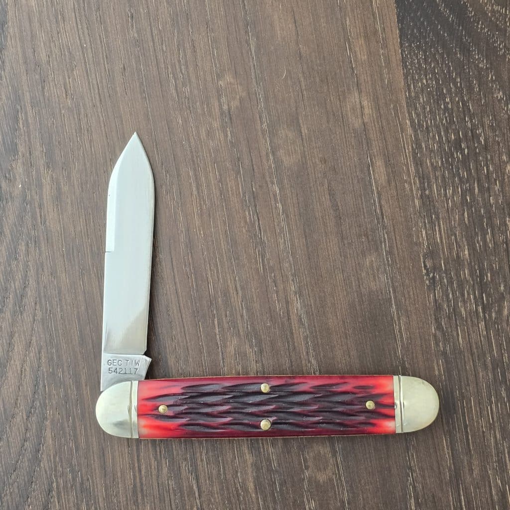 Great Eastern Cutlery #542117 Blood Red Jigged Bone - Image 3