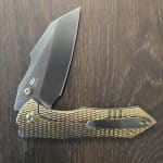 WEKNIFE High-Fin XL Thumb Stud Knife Titanium Diamond Pattern Golden Polished Handle (3.48" CPM 20CV Blade) WE24010-3
