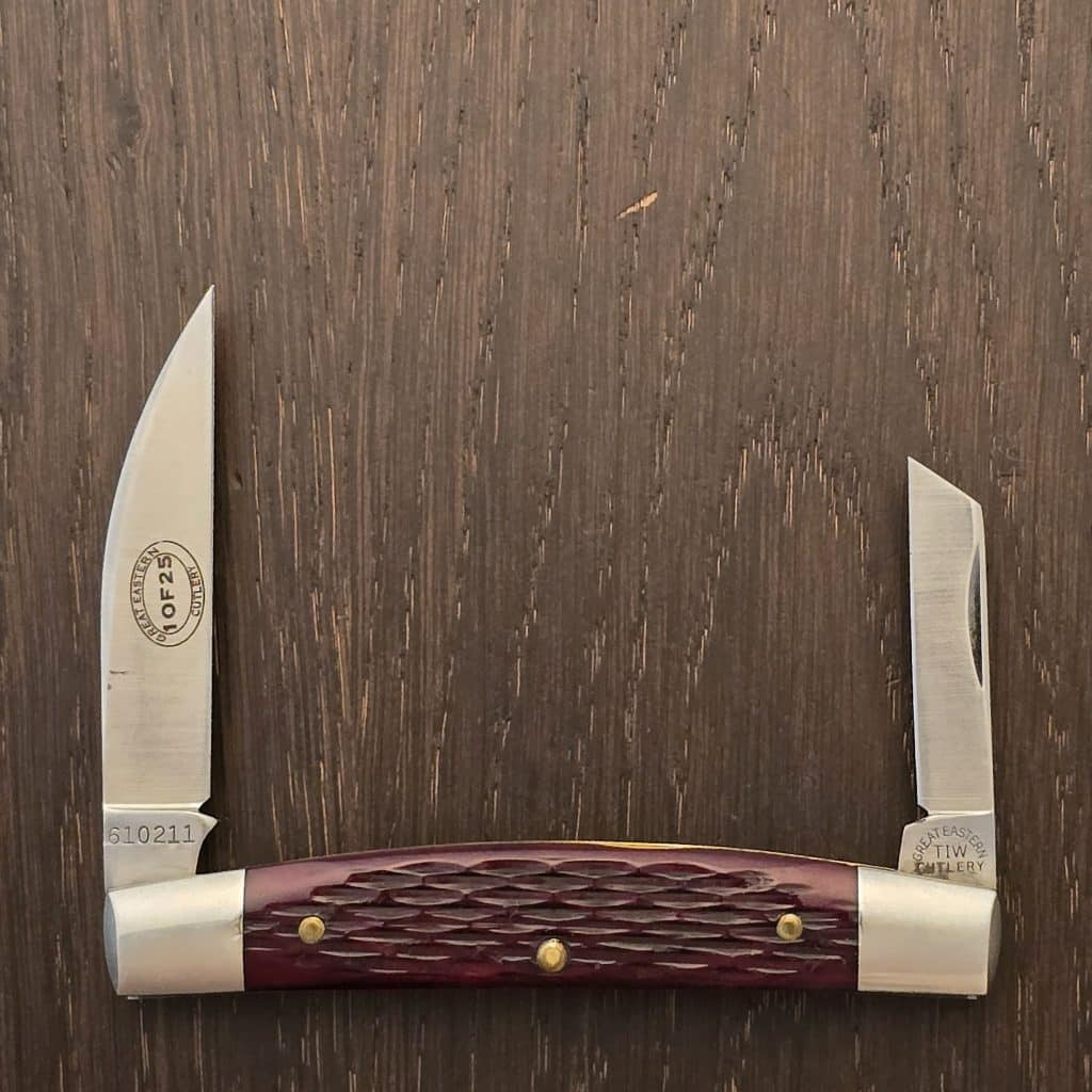 Great Eastern Cutlery #610211 Ruby Red Jigged Bone SN24 – gallery image 3